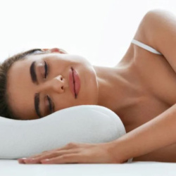 Как правильно спать на ортопедической подушке